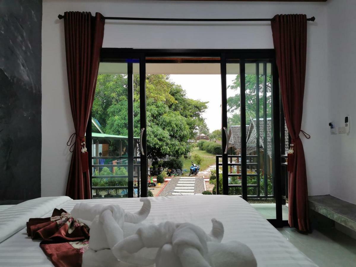 Laila​ Place Otel Ko Lanta Dış mekan fotoğraf